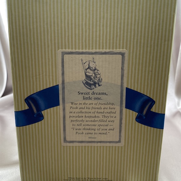 Disney Pooh and Friends Sweet Dreams Little One hand crafted, porcelain figurine - Picture 8 of 8